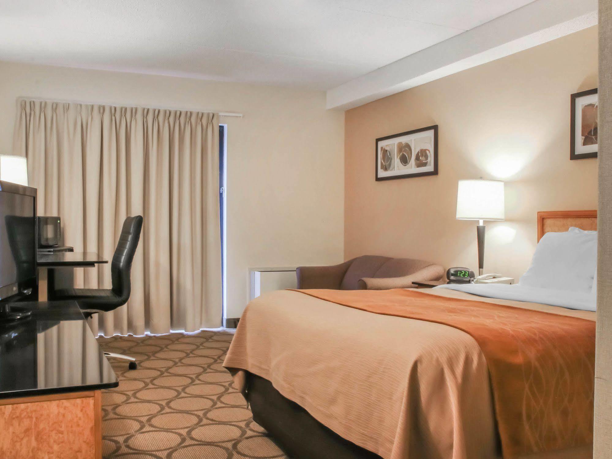 Comfort Inn Sept-Îles Eksteriør billede